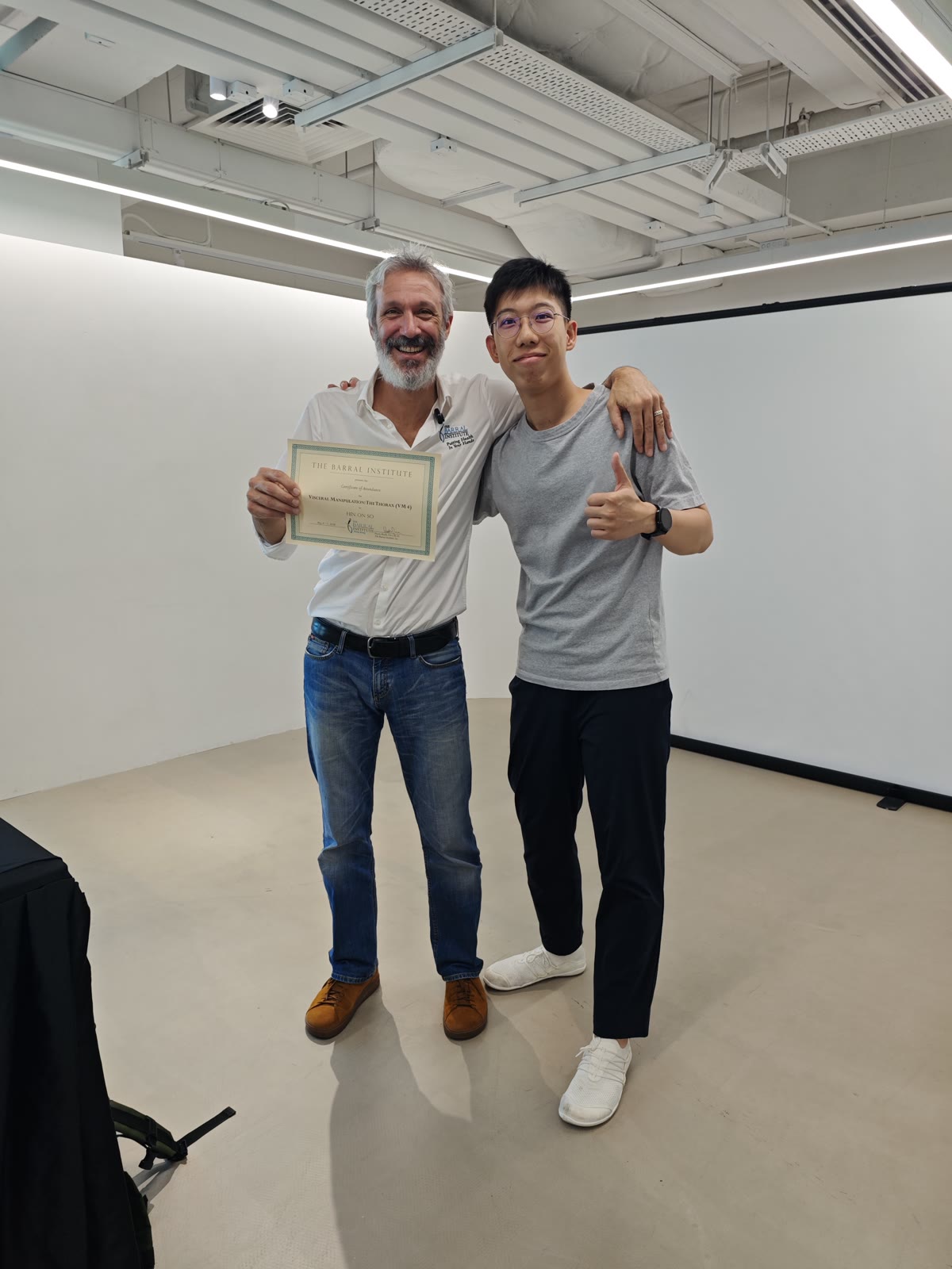 David So 與 Barral 內臟鬆弛術課程證書 / David So with his Barral VM4 certificate
